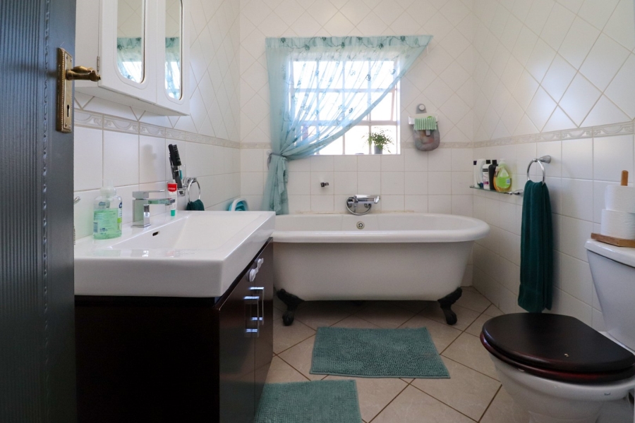 3 Bedroom Property for Sale in Flamwood North West